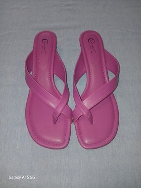 Comfort brand heeled thong sandals